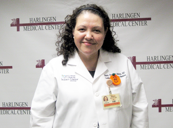 Maria Munoz, M.D.  stresses  cancer prevention at DOC TALK lecture. Photo: Bill Keltner/LFN 