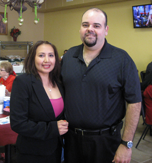 Mary and Fred Gomez welcome customers to their LOS AMIGOS Restaurant. Photo: Bill Keltner/LFN