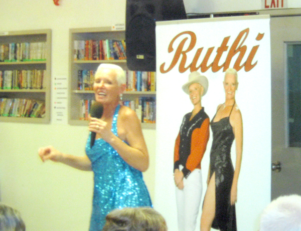“Ruthi” regales the crowd with popular musical renditions of favorite tunes.