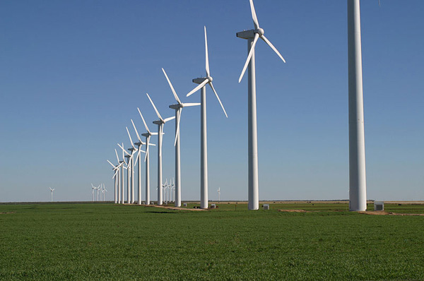 Two new reports show Texas leads the nation in producing wind energy – in locations such as the Green Mountain Energy Wind Farm (pictured) near Fluvanna. The reports found the Lone Star State produces more than twice the output of California, the next-highest state. Photo: Leaflet/Wikimedia Commons.