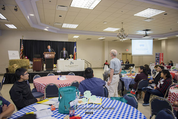 UTRGV welcomes new faculty members in the first of a two-day orientation session held as part of its 2016-17 New Faculty Support Program. The first session was held Aug. 22 at the University Ballroom in Edinburg and included a luncheon for new faculty to mingle with current UTRGV faculty members. Photo: Paul Chouy/UTRGV