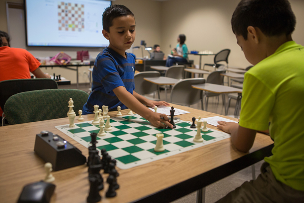 Moreno Valley students learn chess in summer classes – Press