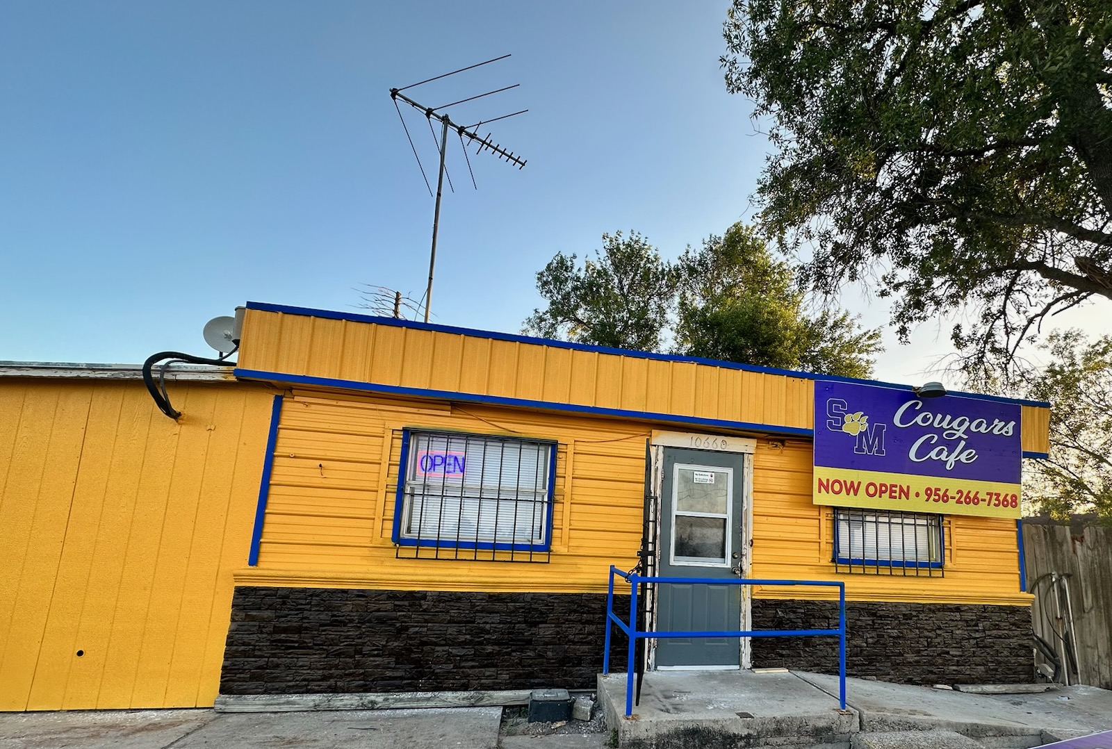 Cougars Cafe – La Feria News